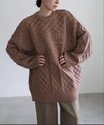 케이블 니트 긴팔 스웨터