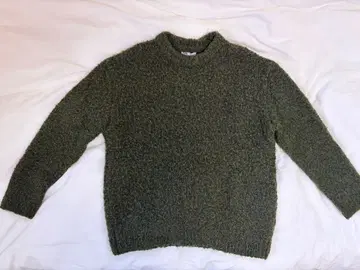 ZARA 올리브 그린 니트 스웨터