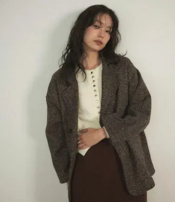 [ 새상품 택 있음 ] 헤링본 오버 자켓