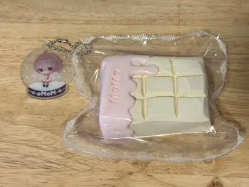 MOMO 스트로베리 화이트 초코 스퀴즈