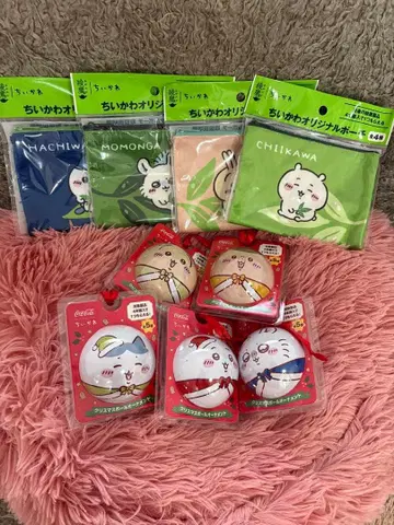 치이카와 파우치 4개와 치이카와 크리스마스 오너먼트 5개 코카콜라 경품