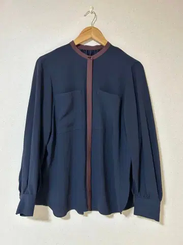 BEIGE 배색 컬러 롱 퍼프 슬리브 블라우스 사이즈 2