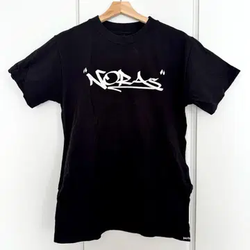NORAs T-SHIRTS front NORAs 로고 back 레몬
