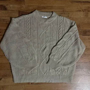 SUREVE+ 베이지 케이블 니트 스웨터