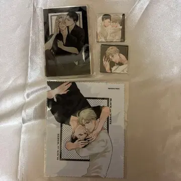 흑이냐 백이냐 사치모 아크릴 스탠드 캔뱃지 크로스