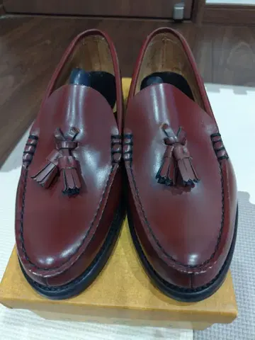 리걸 미사용 새상품 빨간색 가죽 태슬 로퍼