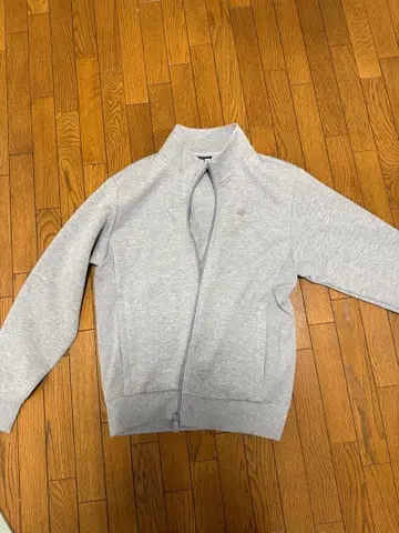 NEW ERA 그레이 트레이닝복 M 사이즈