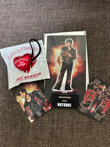 사와모토 나츠키 아크릴 스탠드와 엽서 세트 머리끈