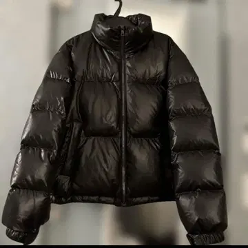 GUESS 블랙 다운 자켓 숏 기장