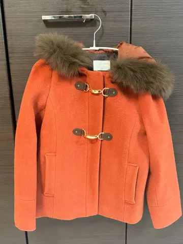 any SiS 빨간색 퍼 달린 더플 코트