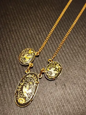 유품 정리 빈티지풍 상감 장식 목걸이