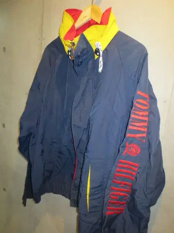 t-pablow 착용 Tommy Hilfiger 나일론 자켓
