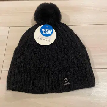 [ 새상품 택 포함 ] LUHTA 여성용 블랙 니트 모자 폼폼 포함