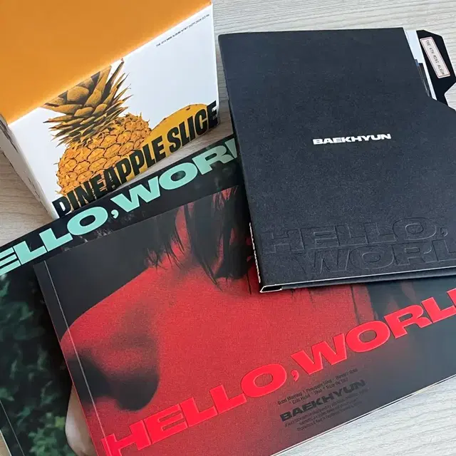 백현 헬로월드 개봉 앨범 판매합니다