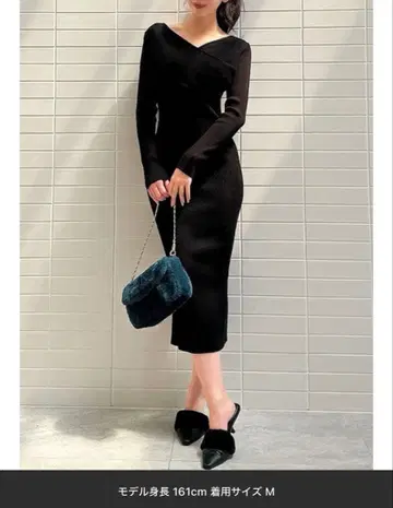 리젝시 프론트 크로스 타이트 스커트 M 사이즈 블랙