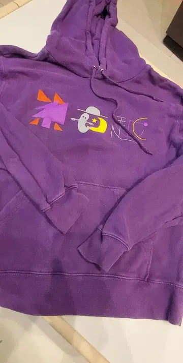 스피츠 보라 밤 넘는 후드티