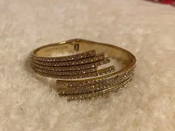 골드톤 크리스탈 뱅글