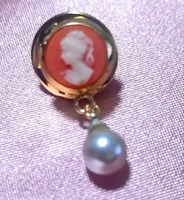 카메오 & 펄 핀 배지 브로치