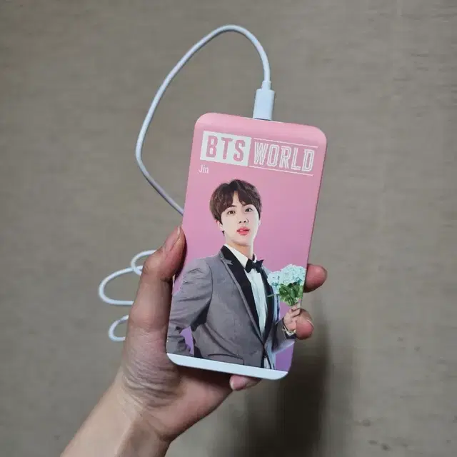 BTS 월드 진 무선충전기