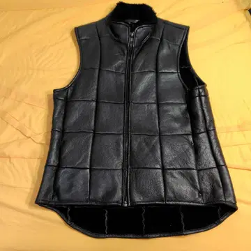 [ BONDZ ] 라무 가죽 베스트 네이비