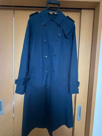 네이비 트렌치코트 더블 브레스트
