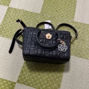 클레이서스 새상품 세레나 2way 미니백 블랙 퀼팅