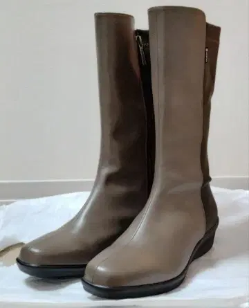 새상품급 liberty house 24.5cm 백 스트레치 하프 부츠