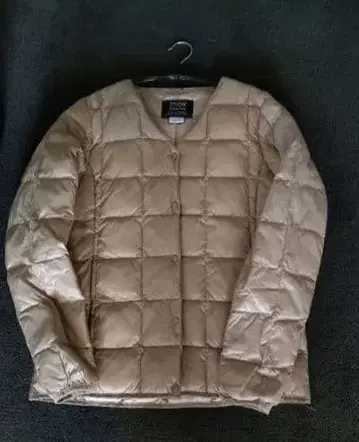 새상품급 로페 타이온 다운 자켓 베이지 M 사이즈