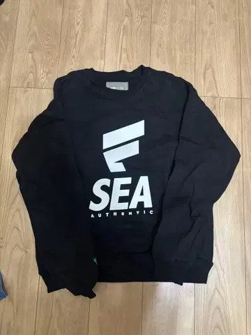 FCMM WIND AND SEA 콜라보 트레이닝복 (L)