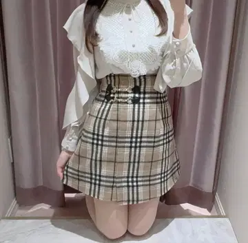 안미르 하이웨스트 비트 미니 스커트 베이지