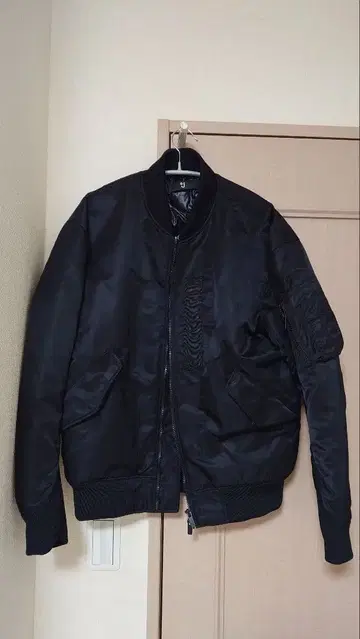 유니클로 +J 하이브리드 다운 오버 사이즈 M 사이즈