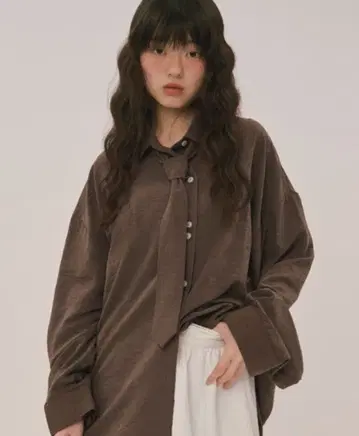 새상품급 loin nuit 뉘앙스 버튼 타이 셔츠 다크 브라운