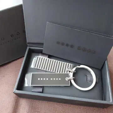 [ HUGO BOSS ] 스트라이프 디자인 키링