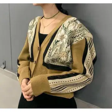 Framed flower knit short cardigan 베이지