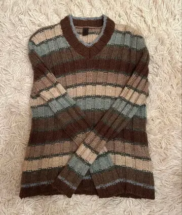 D&G 스트라이프 니트 스웨터 V넥