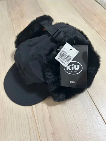 KIU K382 퍼 발수 새상품 블랙 플라이트 캡