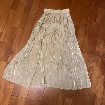 아이보리 골드 플리츠 롱 스커트