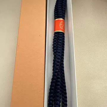 남색 뜨개질 허리띠