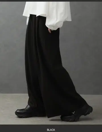 ELLUV/엘르 노블 퀄리티 TR 딥 2턱 와이드 플레어 팬츠