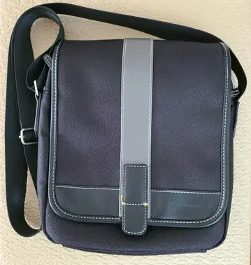 골든 베어 숄더백