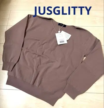 미사용 새상품 JUSGLITTY V넥 니트 스웨터 M 사이즈