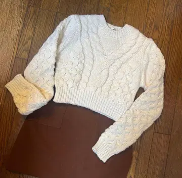 ZARA 화이트 케이블 니트 크롭 스웨터 S