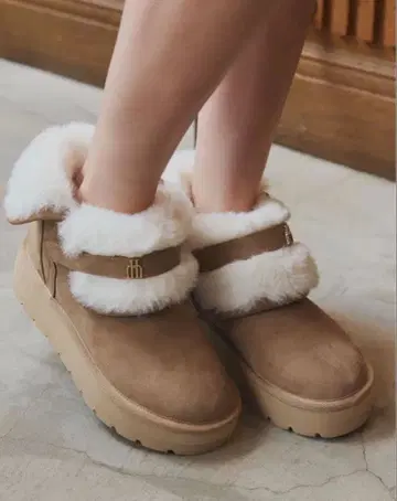 Herlipto Trois Shearling Boots 38