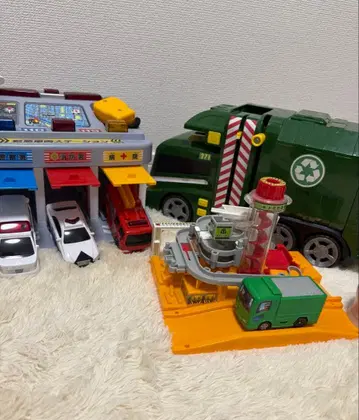 긴급 차량 스테이션, 쓰레기 수거차, 토미카 건설