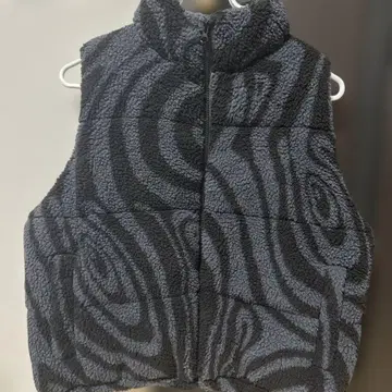 보아 베스트, 그레이와 블랙의 소용돌이 무늬