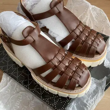 마프모프 통굽 구르카 샌들