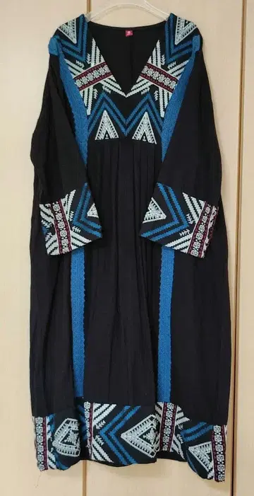 차이하네 아티브 자수 원피스