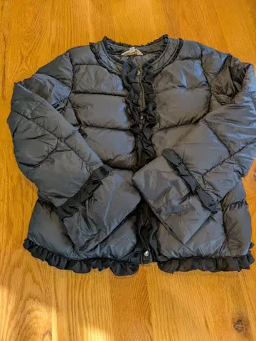 RECENTURE CORE'S 블랙 프릴 다운 자켓 숏 기장