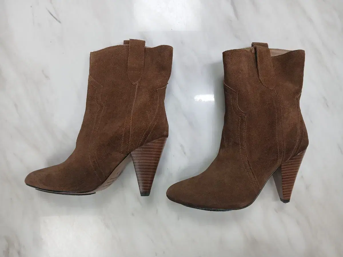 [Real Bargain Price] Isabel Marant Boots Shoes Single Item 36 Louis Vuitton Chanel Gucci Fendi
