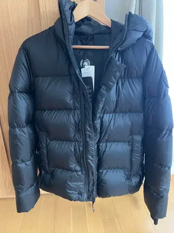 CANADA GOOSE RHC 블랙 다운 자켓 S